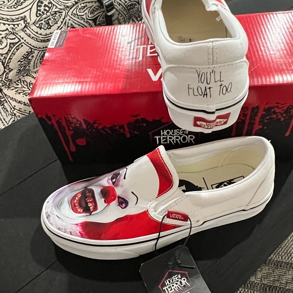 IT limited edition Vans